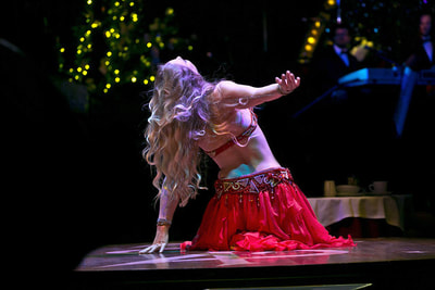 Seattle bellydancer Ava at Teatro Zinzanni www.avaraqs.com #avaraqs #bellydance